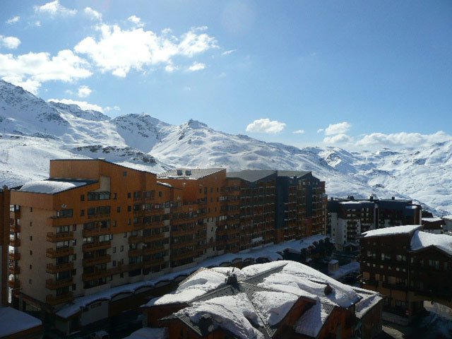 Apartment next to ski slopes